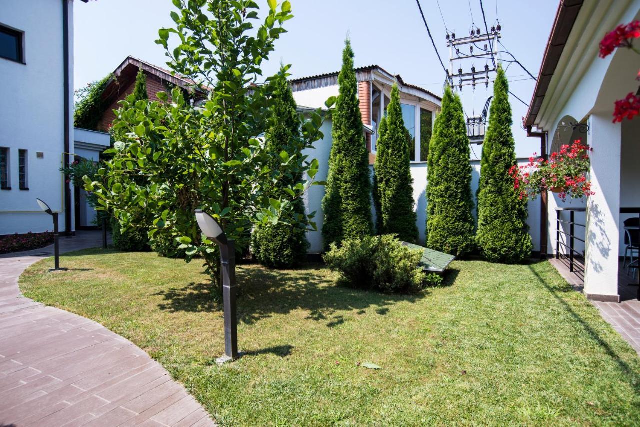 Guest House Panorama Aqualux Novi Sad Eksteriør billede