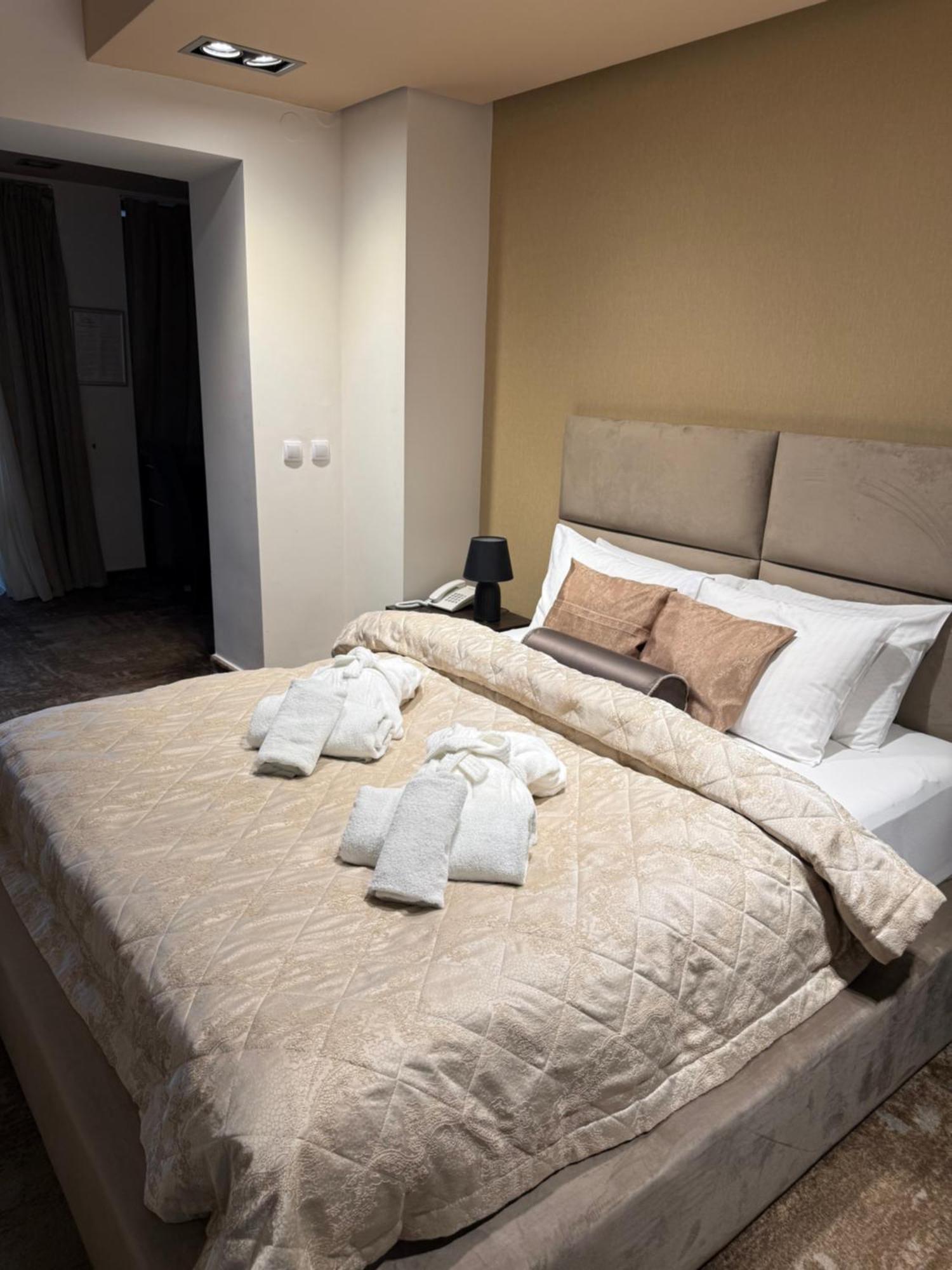 Guest House Panorama Aqualux With Free Parking Novi Sad Eksteriør billede