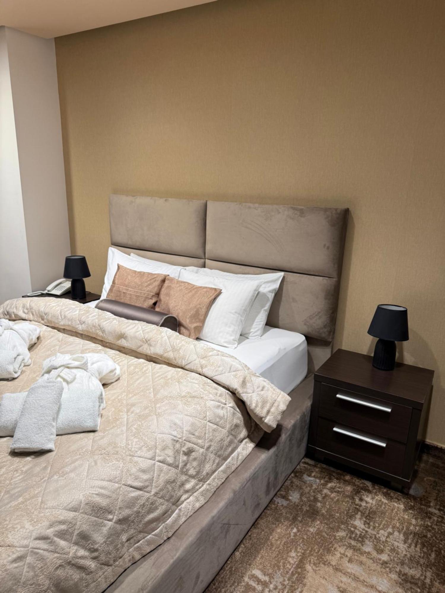 Guest House Panorama Aqualux With Free Parking Novi Sad Eksteriør billede