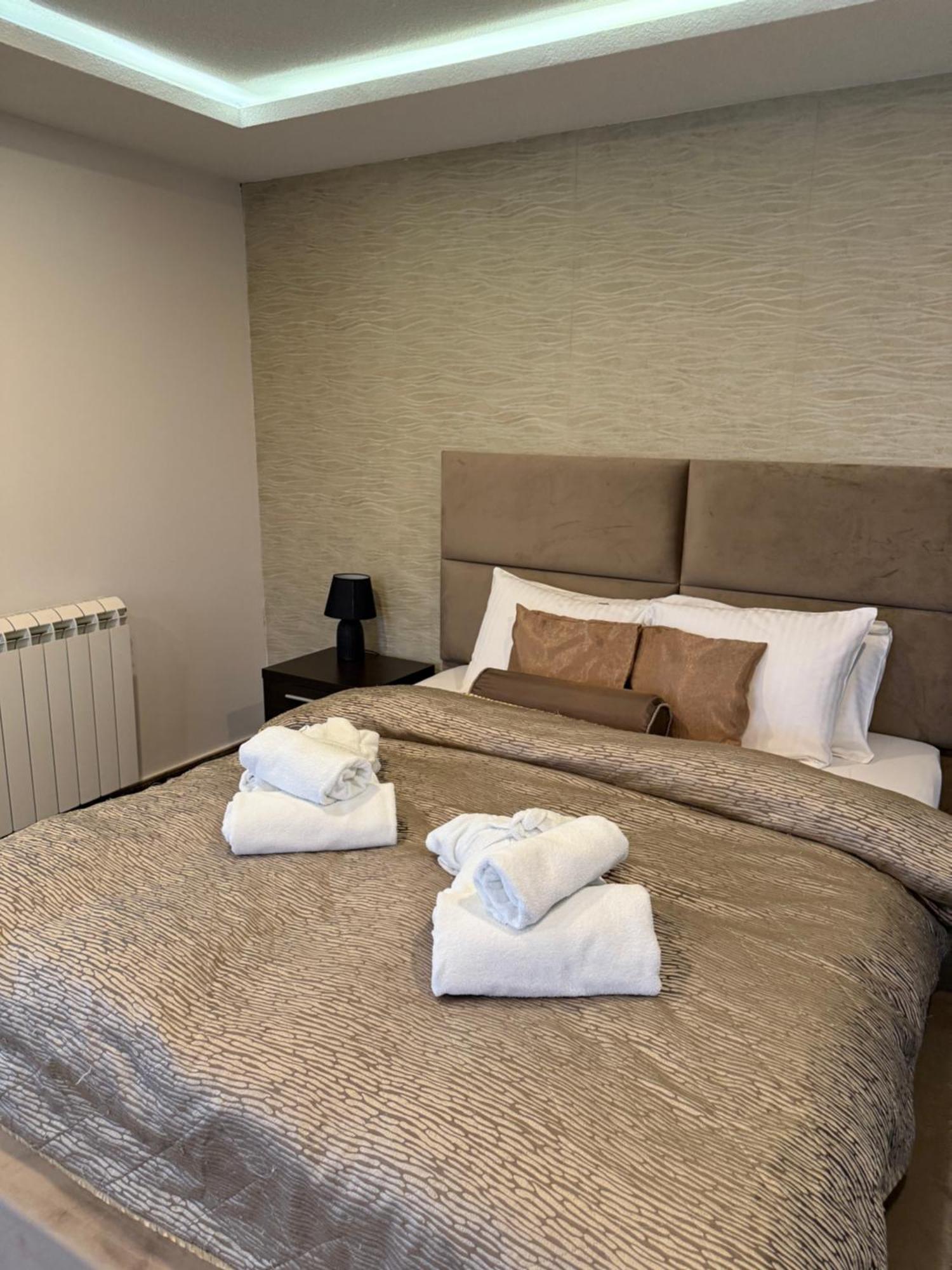 Guest House Panorama Aqualux With Free Parking Novi Sad Eksteriør billede