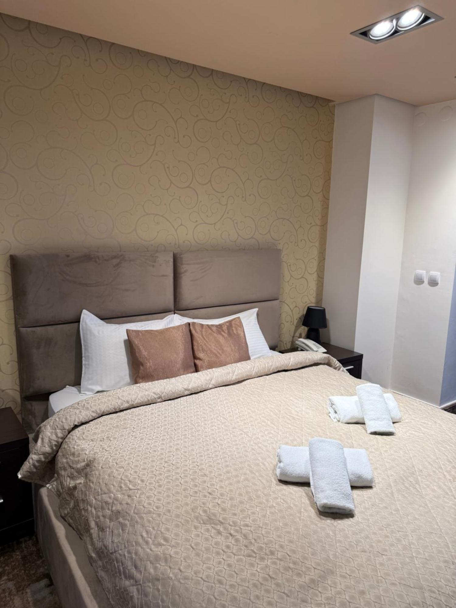 Guest House Panorama Aqualux With Free Parking Novi Sad Eksteriør billede